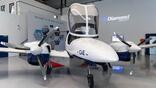 A Diamond Aircraft DA42.