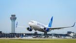 united narrowbody taking off at ORD