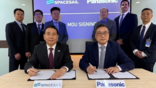 excecutives from Panasonic Avionics Corporation and Spacesail